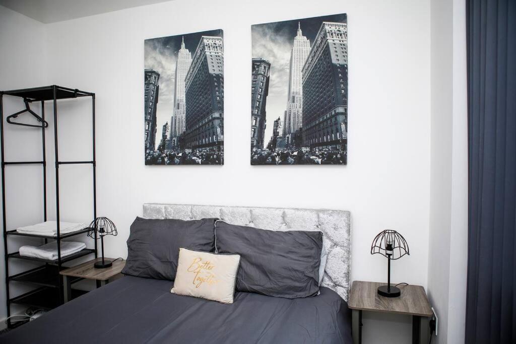 Stylish Two-Bedroom Salford Quays Apartment Manchester Exterior foto